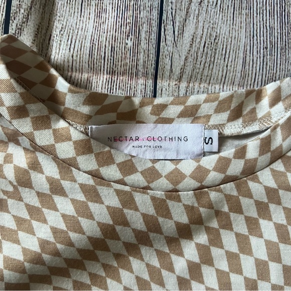 ▪️Checkered Tee▪️ - Picture 2 of 5